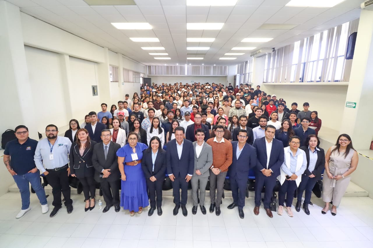 Rinde protesta Club de Estudiantes a Ingenieros Civiles en la UT San Juan
